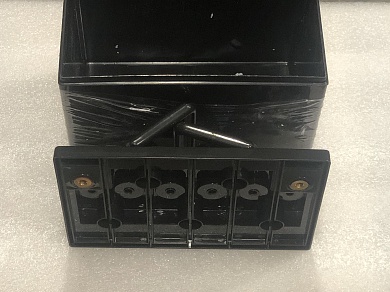 ES12-33B Пустой батарейный отсек